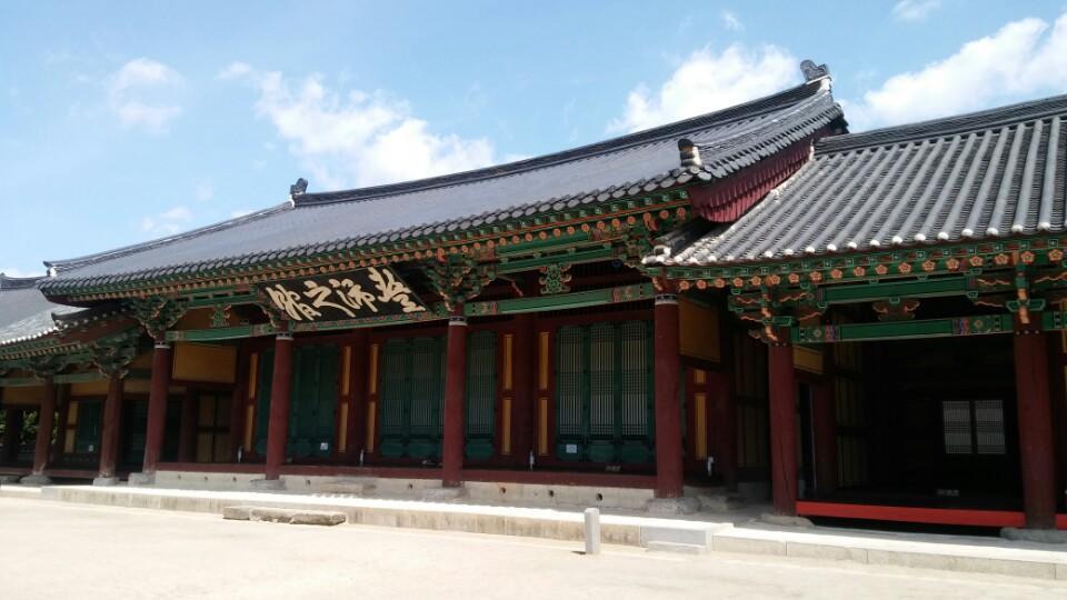 Blueboat Hostel Jeonju Bagian luar foto