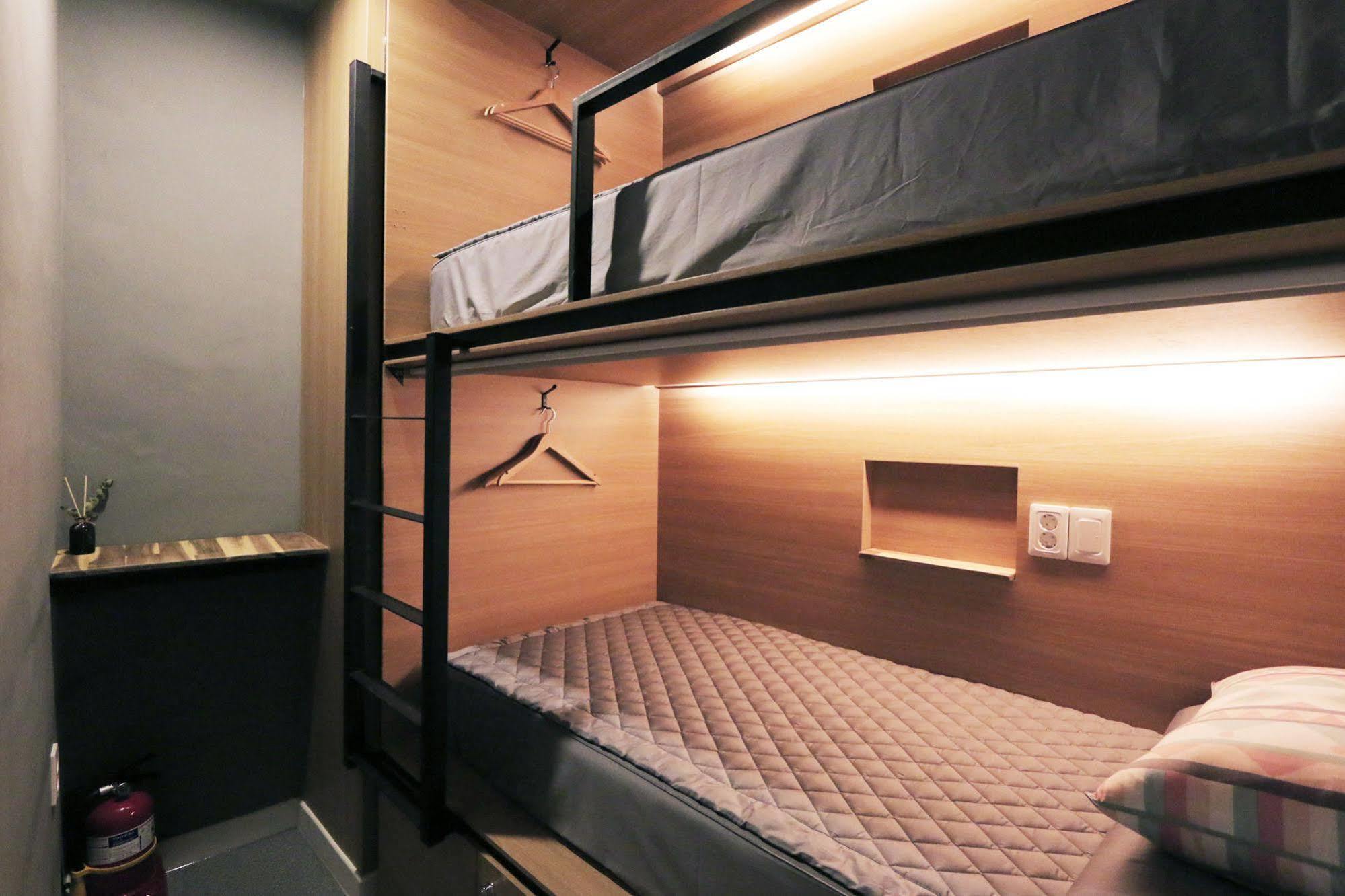Blueboat Hostel Jeonju Bagian luar foto