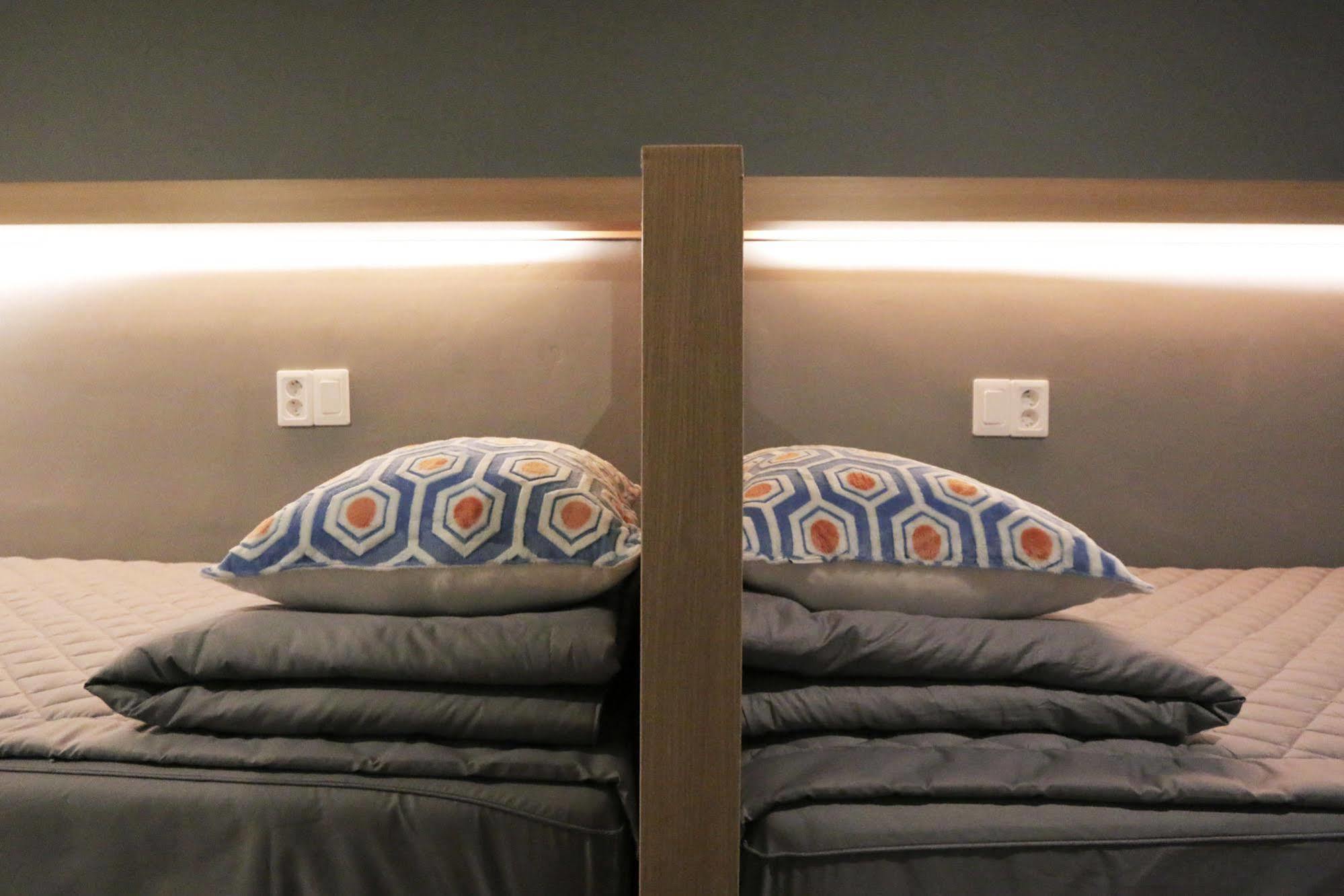 Blueboat Hostel Jeonju Bagian luar foto