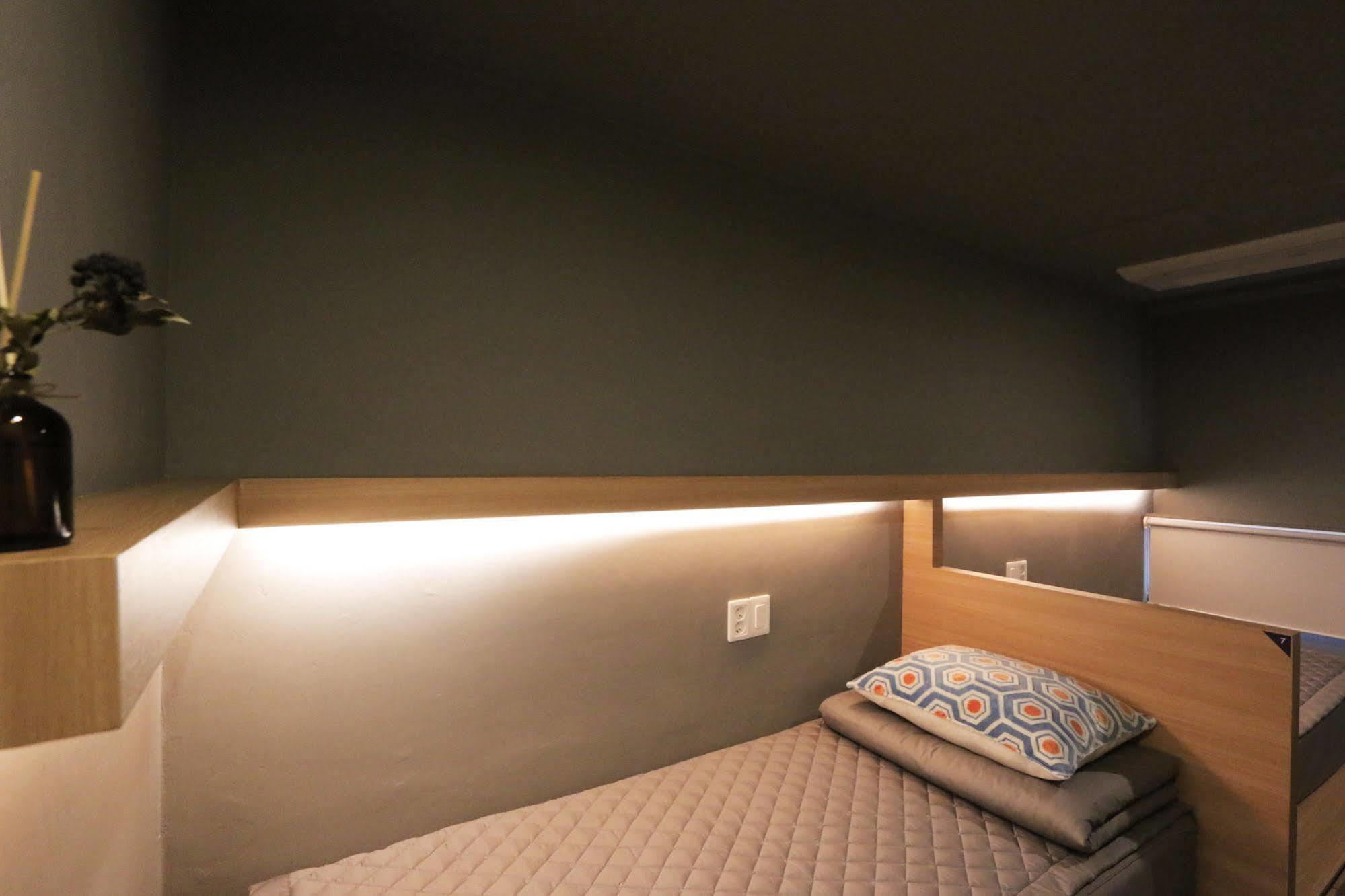 Blueboat Hostel Jeonju Bagian luar foto